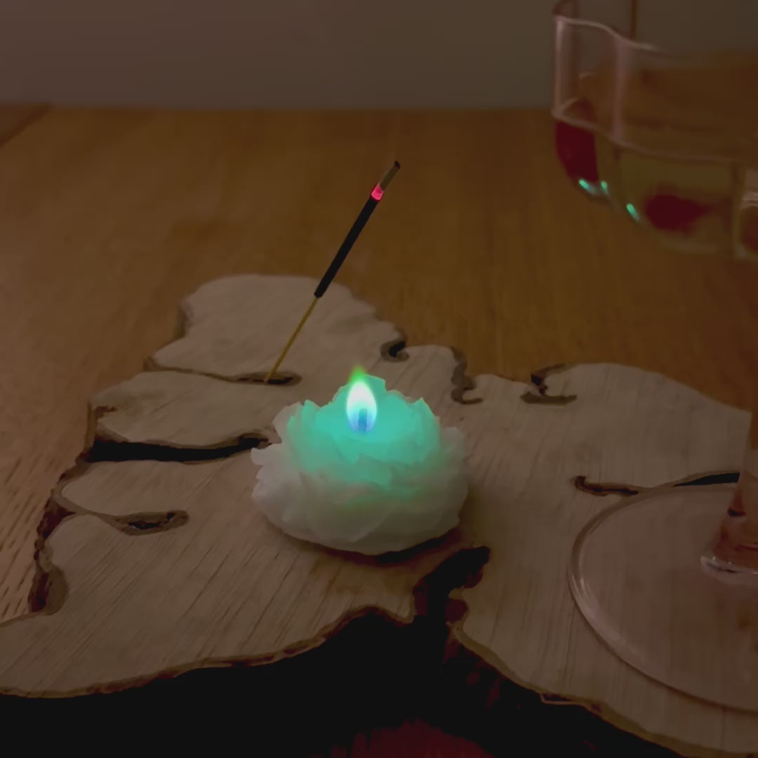 Śnieżna Róża - świeca z kolorowym płomieniem